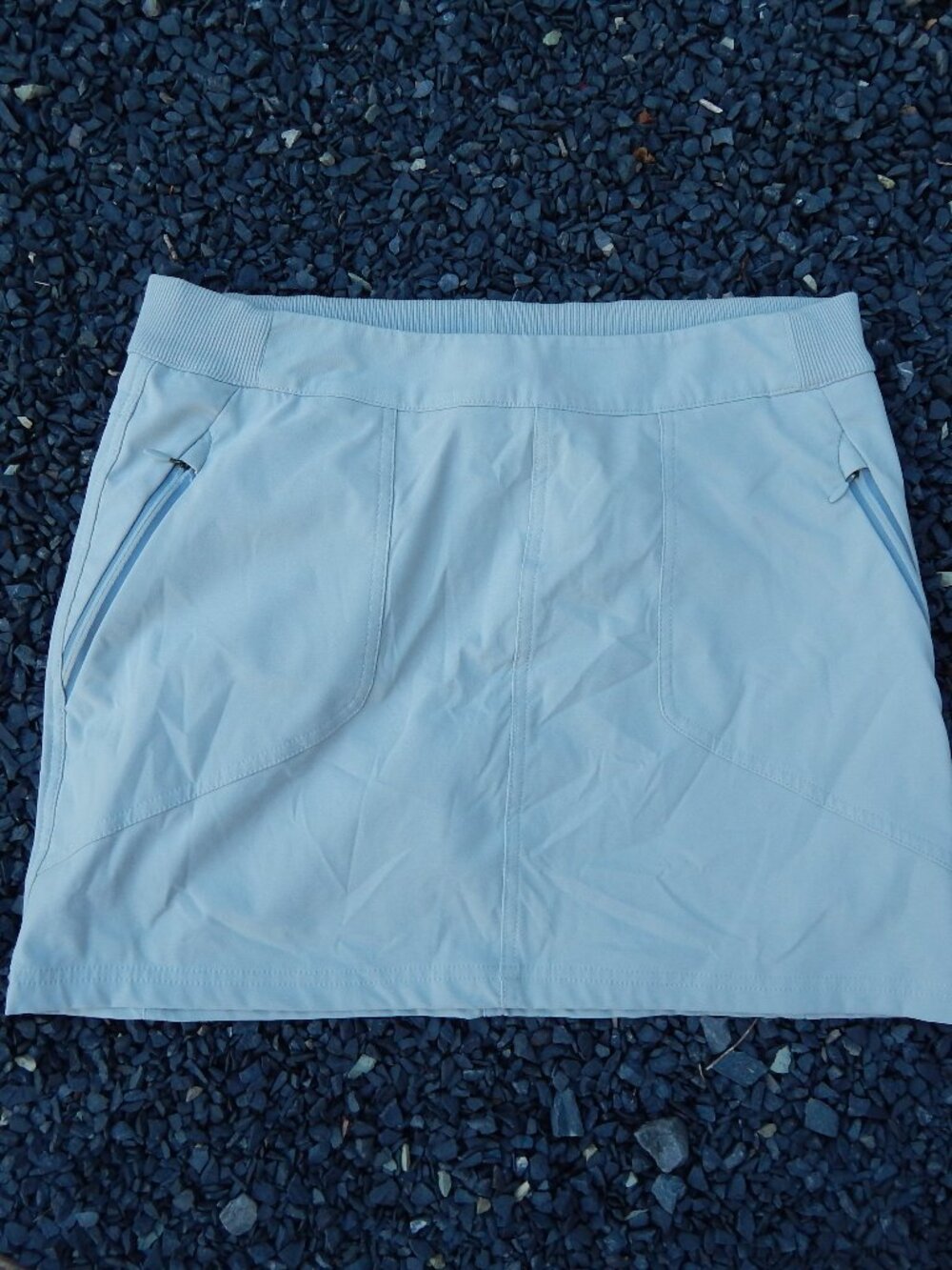 Columbia Neutral Colored Omni Sheild Skort Size Large Zippered Pockets